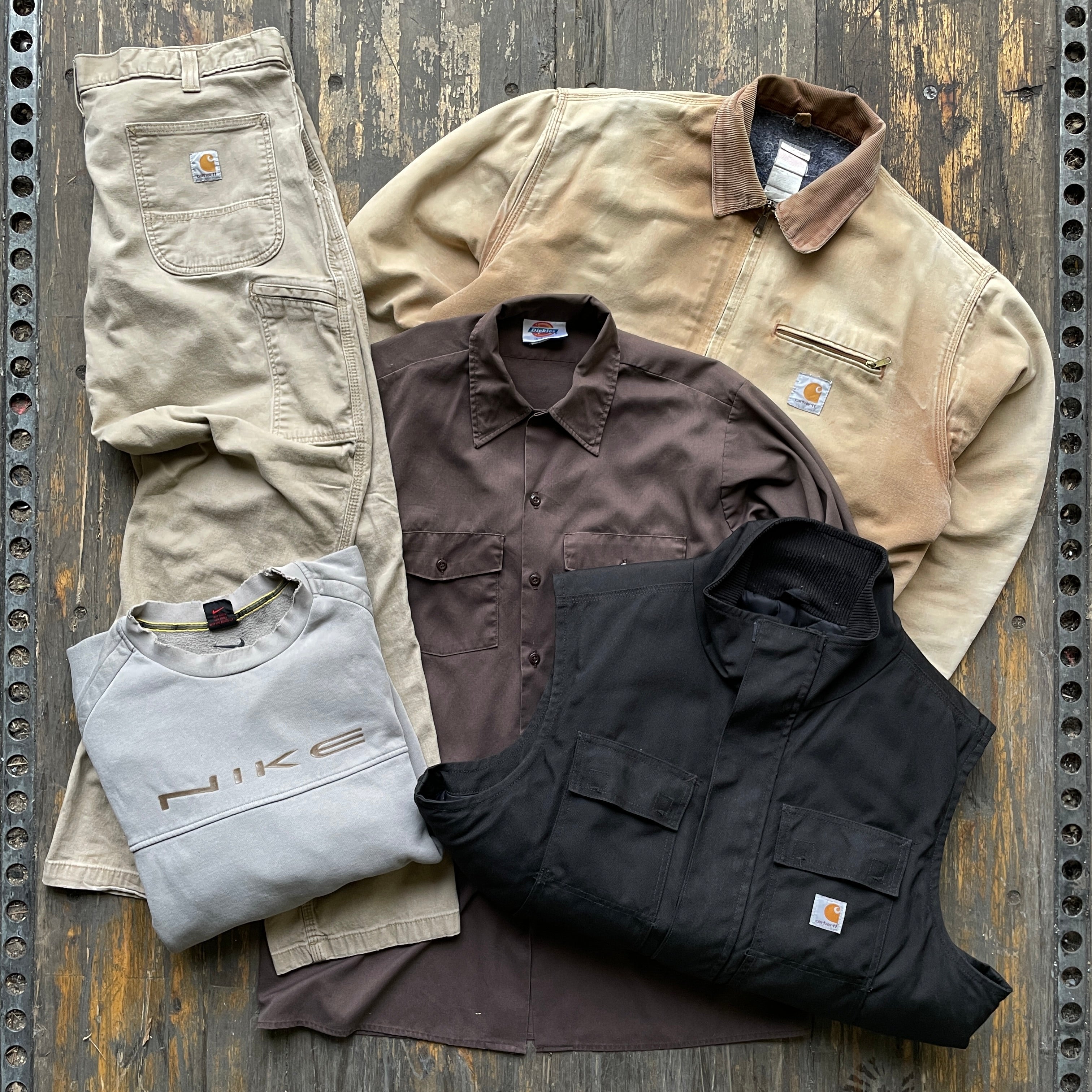 CARHARTT/WORKWEAR VINTAGE BOX - 5 PIECES – The Vintage Box